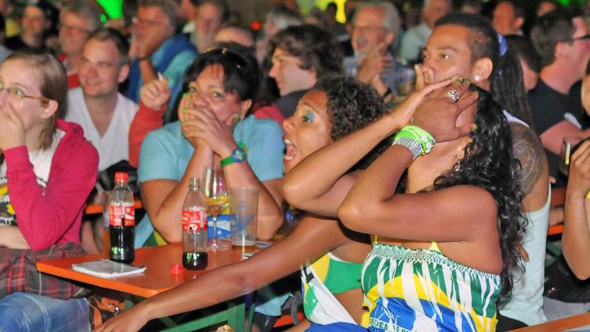 Samba auf der Bierbank: WM-Feierlaune im Schwabacher Fandorf