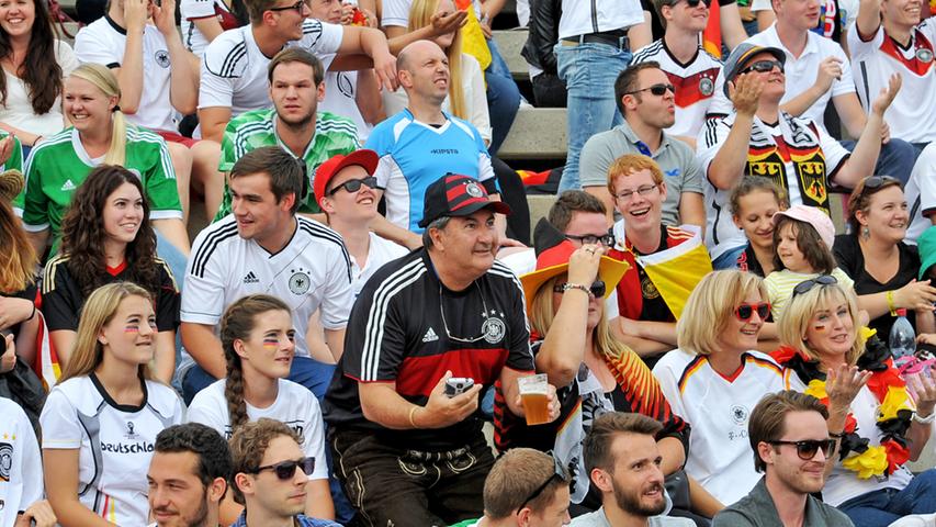WM-Fieber in Herzogenaurach: Public Viewing bei Adidas 