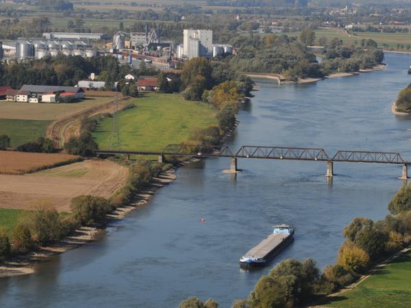 Binnenschiffer müssen herbe Verluste fürchten, weil ihre Boote wochenlang nicht fahren konnten.