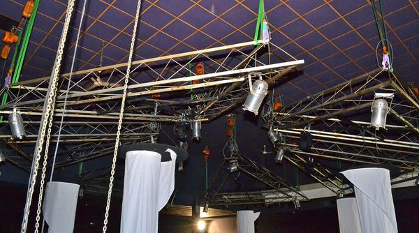 Mit der Zeit aber setzten wir größere Samstagsausflüge durch, in die „Resi“ in Klingenhof etwa. Kurioserweise betrieben wir gern Stadtflucht, ins „Trend“ in Postbauer-Heng zum Beispiel...