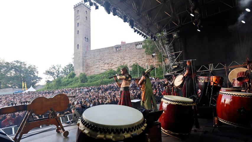 Burg Abenberg: Der Auftakt des Feuertanz-Festivals