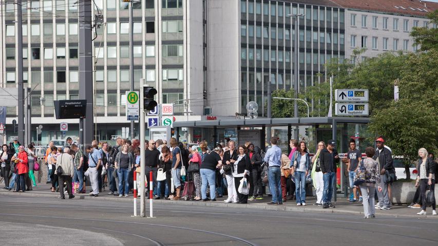 Nächster Streik bremst Nürnberg aus: Leere Gleise, volle Straßen