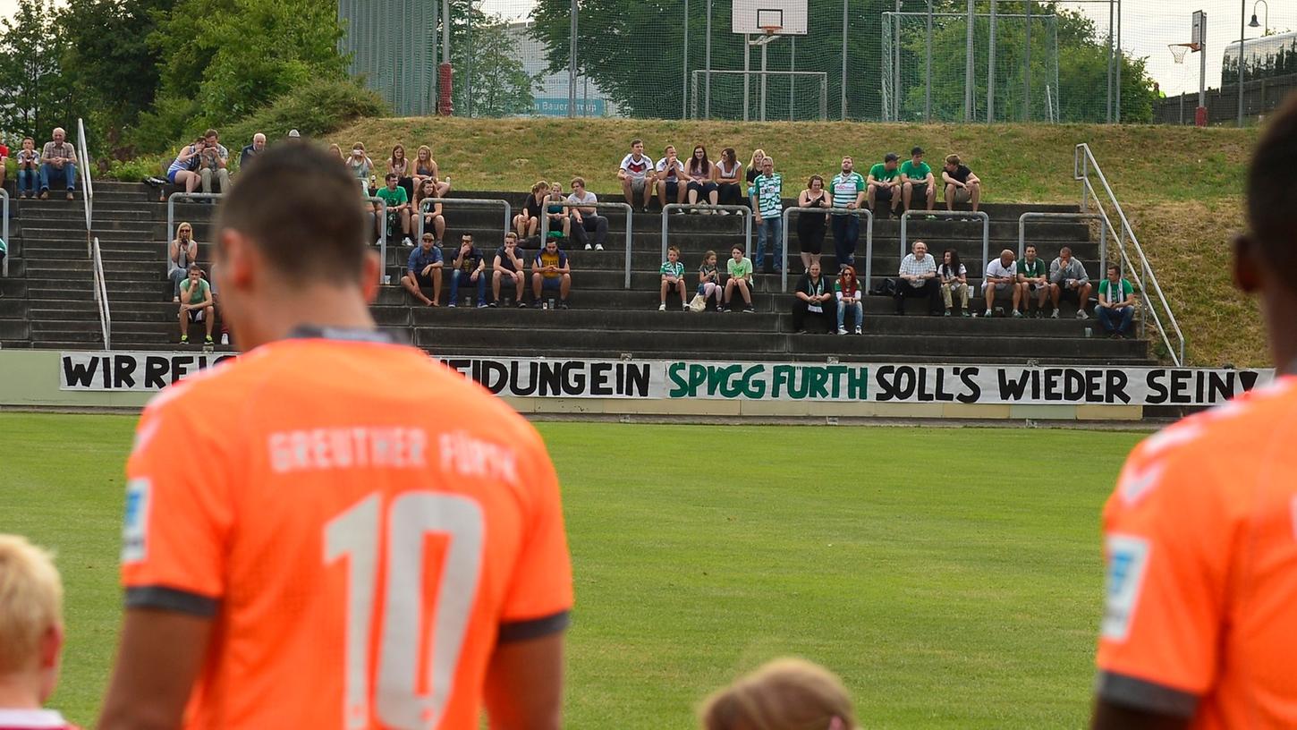 Konzentrierte Profis, protestierende Fans: Der Fürther Test in Vestenbergsgreuth bot so einiges.
