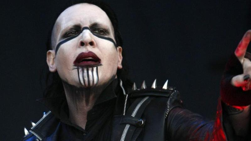 Marilyn Manson tritt mit seiner gleichnamigen Rockband am Samstag bei Rock im Park 2015 auf und zählt zu den klaren Highlights des Festivals.