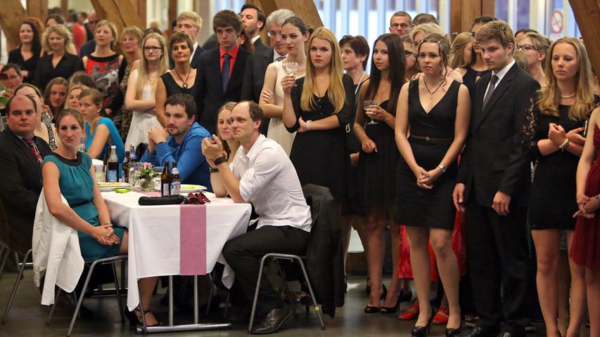 Absolventen des Ostendorfer Gymnasiums feiern
