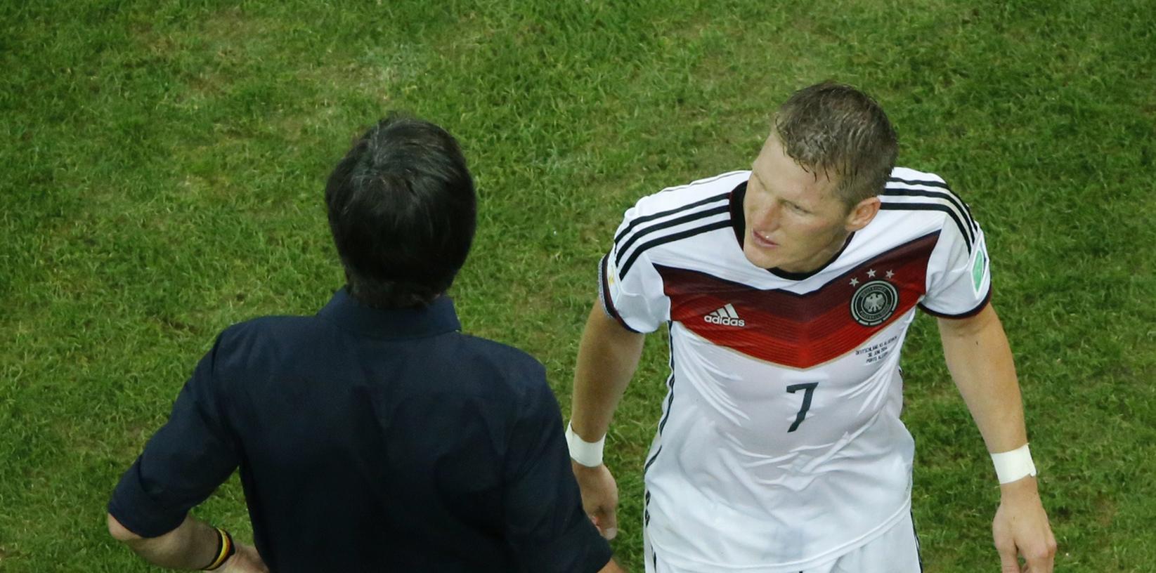Bastian Schweinsteiger will bis zur EM 2016 weitermachen.