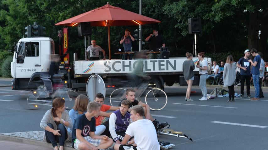 Rock and Roll: Tausende bei Skatenight in Erlangen 