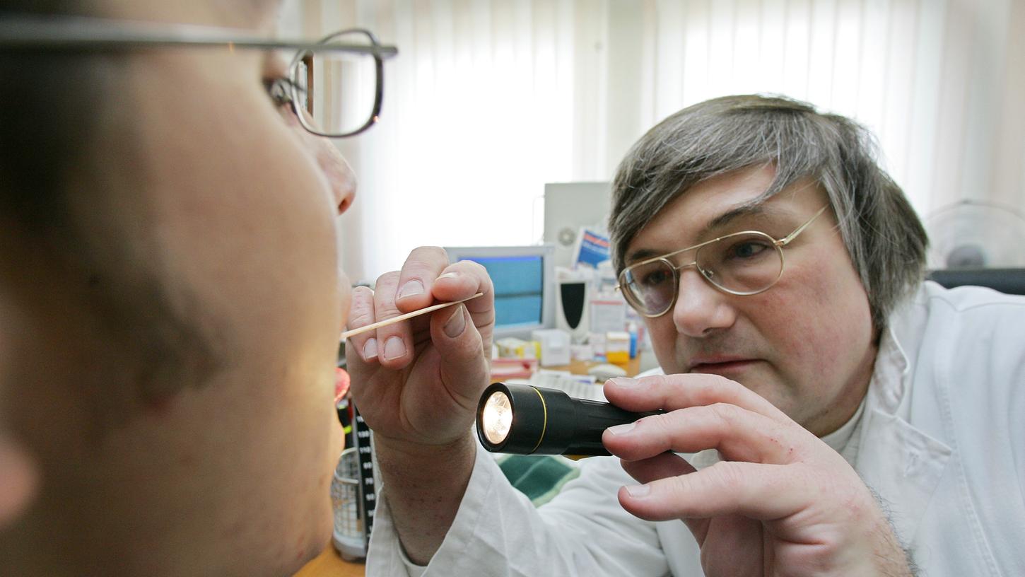 Die wohnortnahe Versorgung mit Hausärzten ist eine Aufgabe der Gesundheitsregion Plus im Landkreis Forchheim. Die wohnortnahe Versorgung mit Hausärzten ist eine Aufgabe der Gesundheitsregion Plus im Landkreis Forchheim.