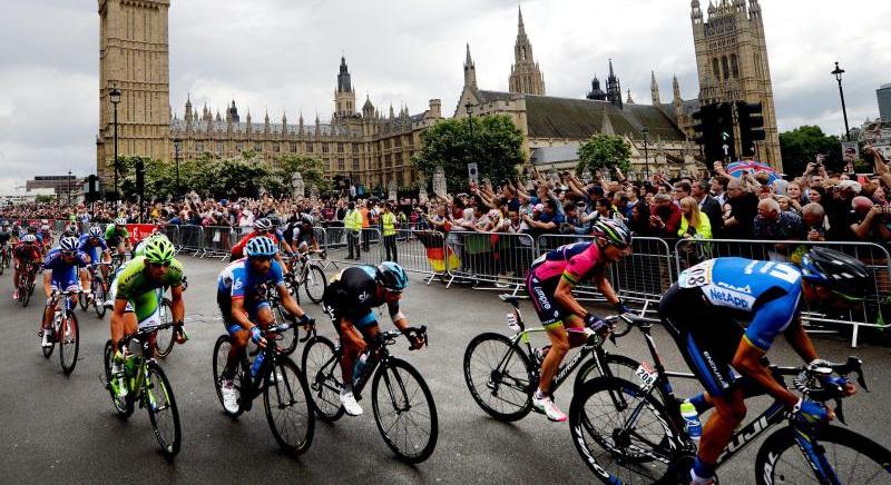 Doppelsieg in London: Der Deutsche Marcel Kittel gewinnt die dritte und vierte Etappe der Tour de France und feiert damit schon zu Beginn seinen dritten Tagessieg.
