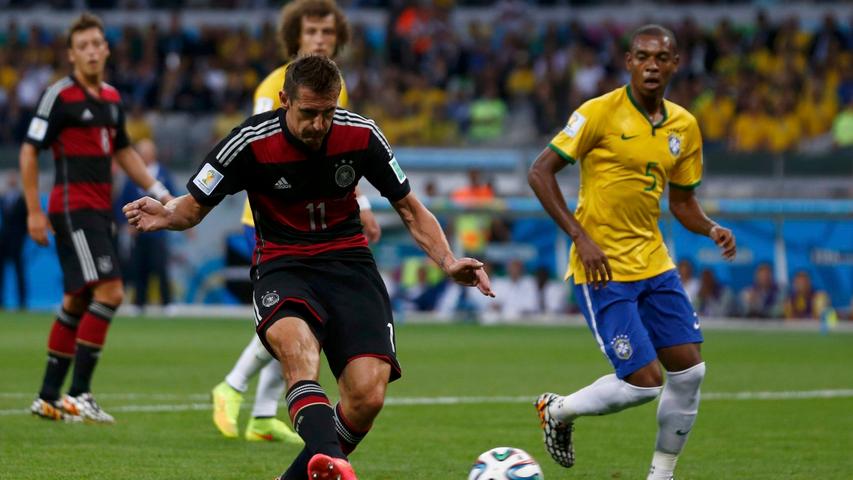 CNN (USA): Erst war da Unglauben, dann Tränen. Brasiliens Traum von der Weltmeisterschaft ist vorbei. Der Gastgeber wurde von Deutschland mit 7:1 gedemütigt.