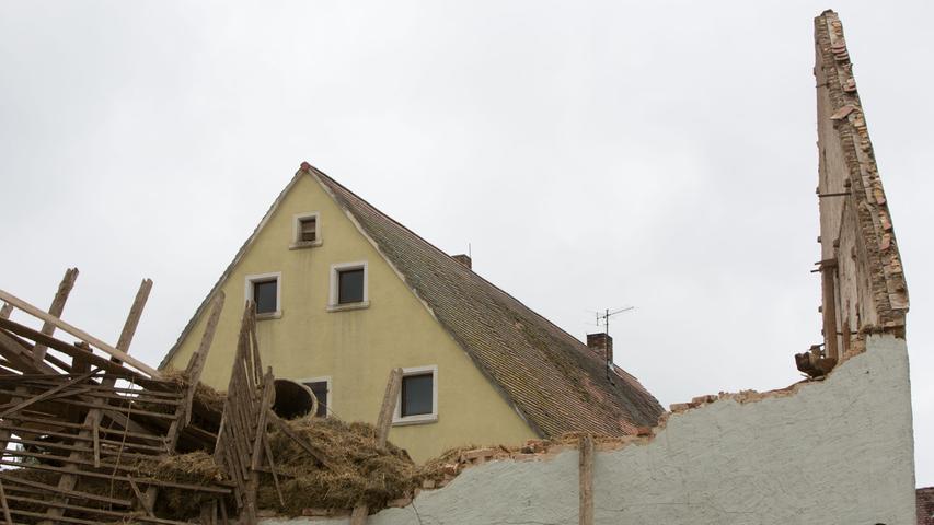 Scheunendach in Weimersheim eingestürzt