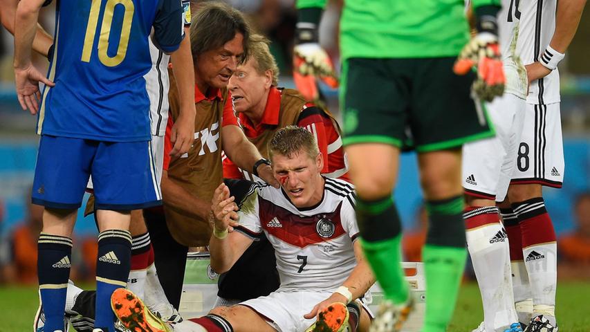 The Mirror (England): "Superjoker Götze sicherte in der dramatischen Verlängerung den vierten WM-Titel für Deutschland. Argentiniens Hoffnung auf den Triumph im Herzen ihres größten Rivalen wurde zerschlagen."