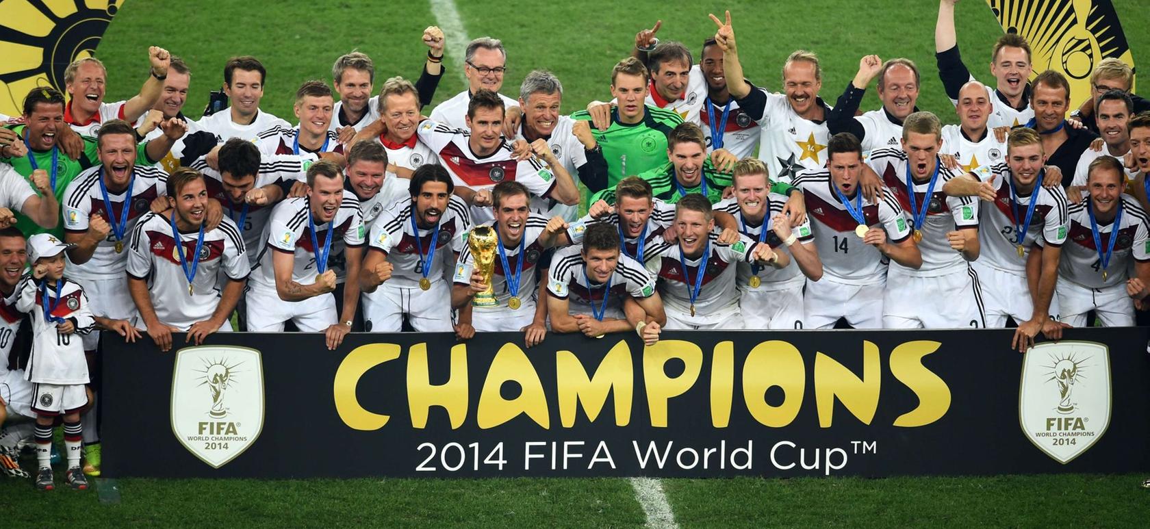 Tja: Deutschland ist Weltmeister, im aktuellen FIFA-Ranking liegen aber Argentinien und Belgien vorn.