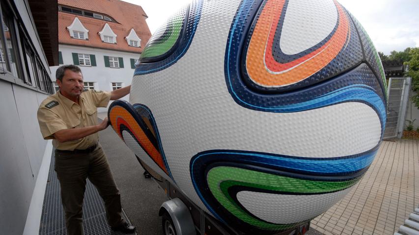 Herzogenaurachs Polizei rettet Ball vor feiernden Fans