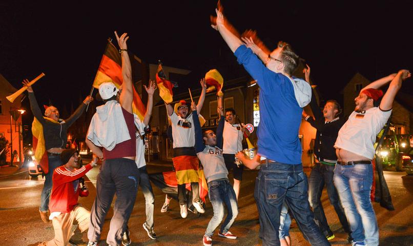 Autokorso in Roth: Fans feiern vierten WM-Sieg