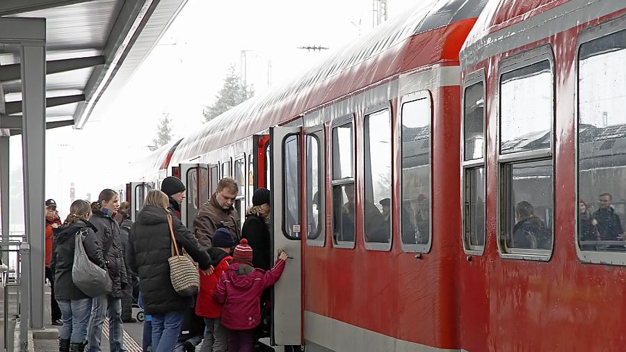 Die S-Bahn in Neumarkt. Ab kommenden Montag gilt hier ein neuer Fahrplan. Die S-Bahn in Neumarkt. Ab kommenden Montag gilt hier ein neuer Fahrplan.