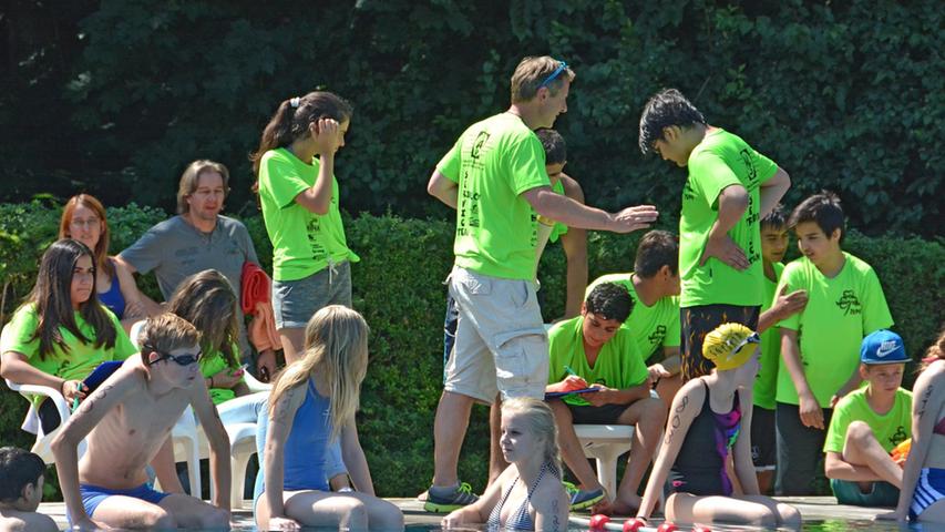 Radeln, Schwimmen und Laufen: Schülertriathlon in Fürth