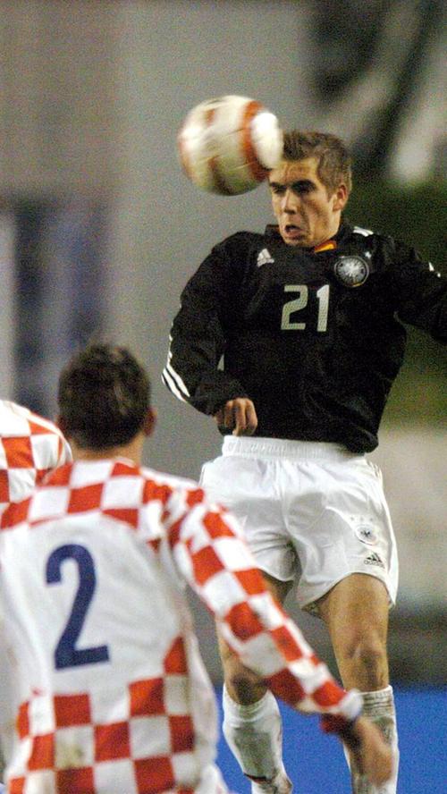 Am 18. Februar 2004 begann die Ära des 1,70 Meter großen Fleißarbeiters. Beim Länderspiel gegen Kroatien in Split trug Lahm zum ersten Mal das DFB-Trikot.