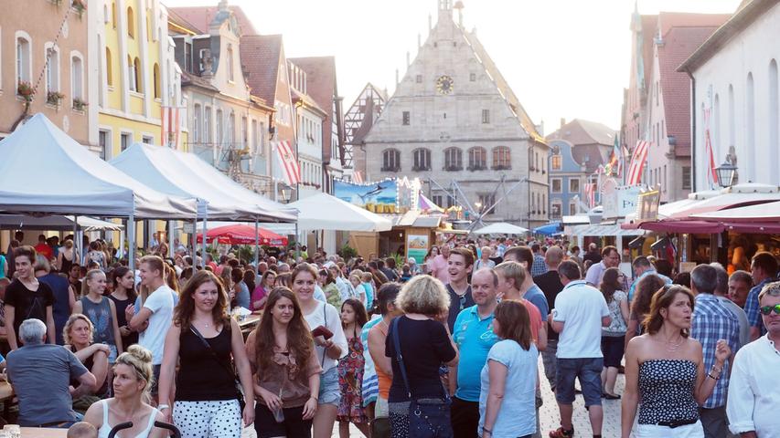 Weißenburg feiert Altstadtfest bei traumhaftem Wetter