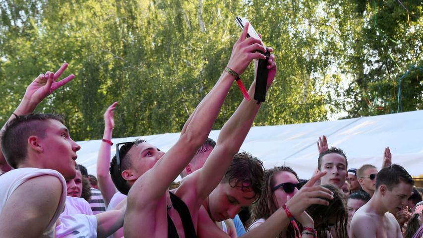 5000 Fans feiern beim Techno-Festival Daycation in Höchstadt