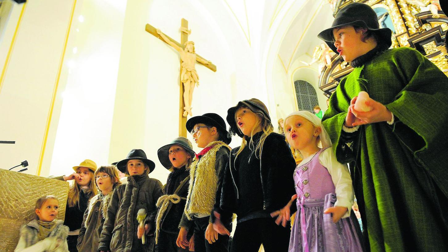 Reichlich Applaus ernteten die jungen Musicalakteure bei der Aufführung der musikalischen Weihnachtsgeschichte in der Bartholomäuskirche in Pegnitz. Reichlich Applaus ernteten die jungen Musicalakteure bei der Aufführung der musikalischen Weihnachtsgeschichte in der Bartholomäuskirche in Pegnitz.