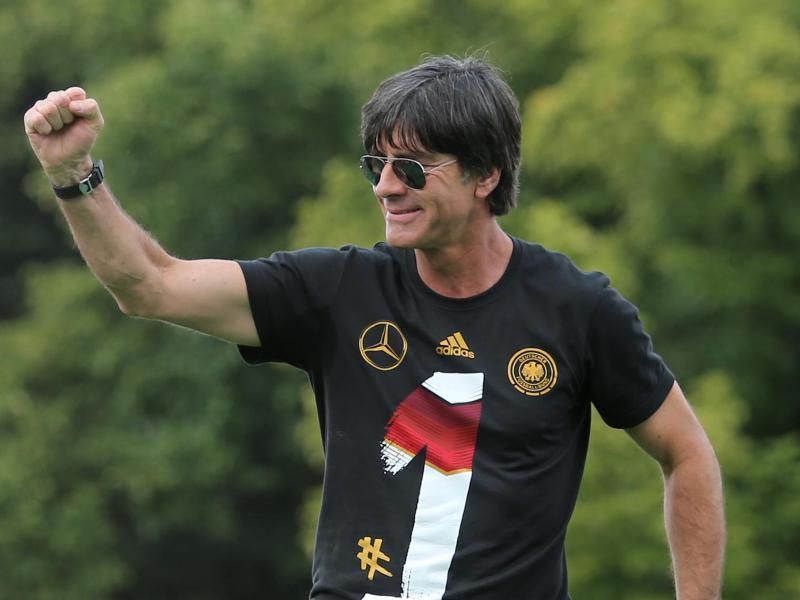 Der WM-Titel euphorisierte das ganze Land. Zum Empfang in Berlin kamen Tausende, um Joachim Löw und sein Team zu sehen.