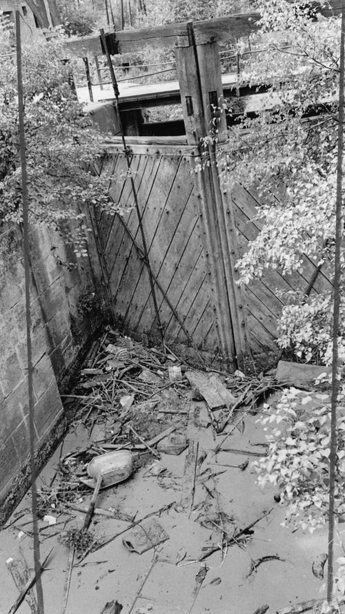 ...die Schleusen sind nur noch Rumpelkammern. Hier geht es zum Artikel: 30. Juli 1964: Großer Kummer mit dem Kanal .