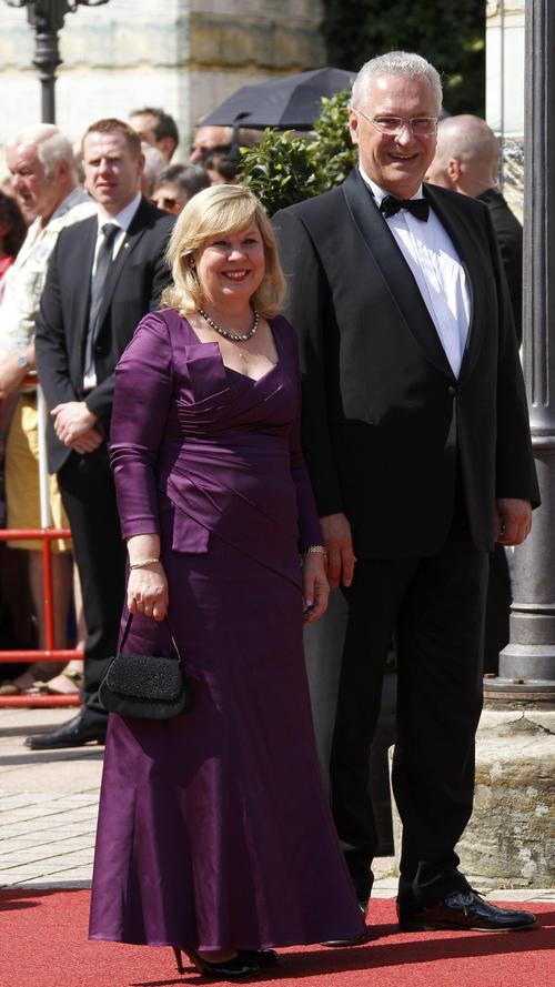 ...Bayerns Innenminister Joachim Hermann (CSU) mit Ehefrau Gerswid...