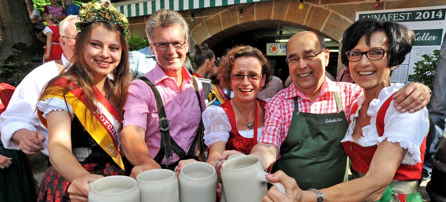 Rund 500.000 Besucher pilgerten vom 25. Juli bis 4. August zum 174. Annafest in Forchheim. Erstmals durften die Forchheimer elf statt nur 10 Tage feiern. Das beliebte Volksfest findet auf über 20 Bierkellern statt und gilt vielen als das schönste Volksfest Bayerns.