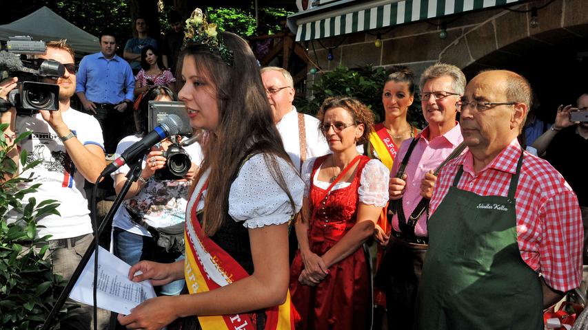 Bieranstich im Kellerwald: OB Stumpf eröffnet das Annafest 