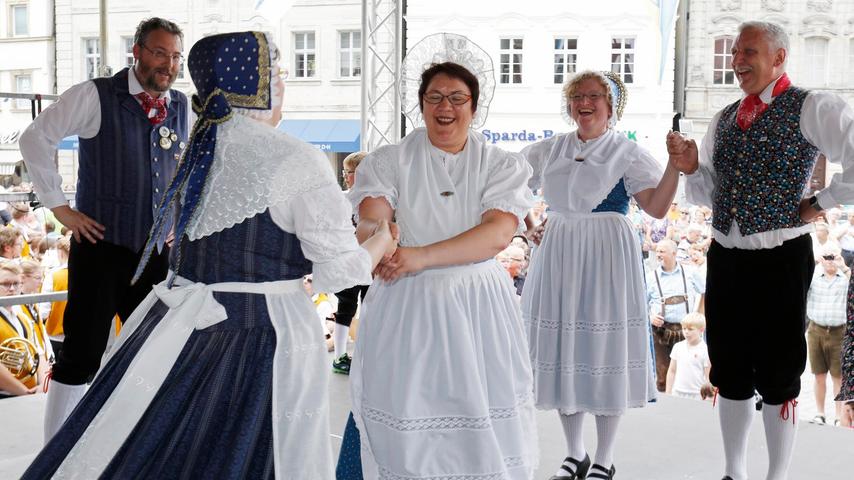 Annafest 2014: Bunter Festzug zieht am Samstag zum Kellerwald
