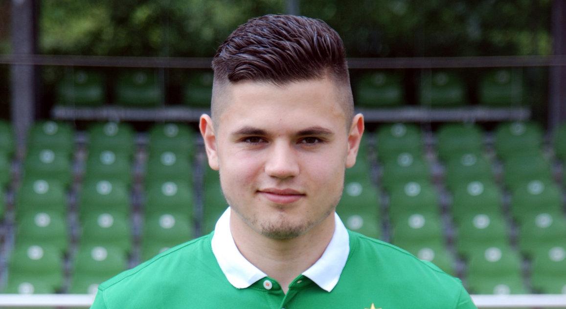 Das junge Werder-Talent, Marnon Busch, wurde bei der Abfahrt aus dem Bremer Trainingslager zunächst zurückgelassen.