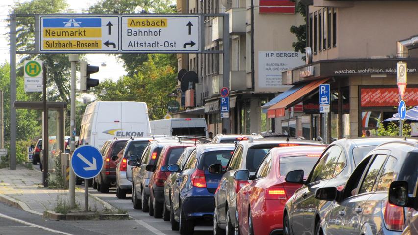 Nürnberg: Unfall am Marientor sorgt für Stau-Chaos