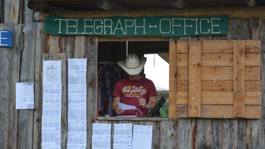 Westernreiten, Cowboyhut und Country-Musik auf der Otter-Creek-Ranch