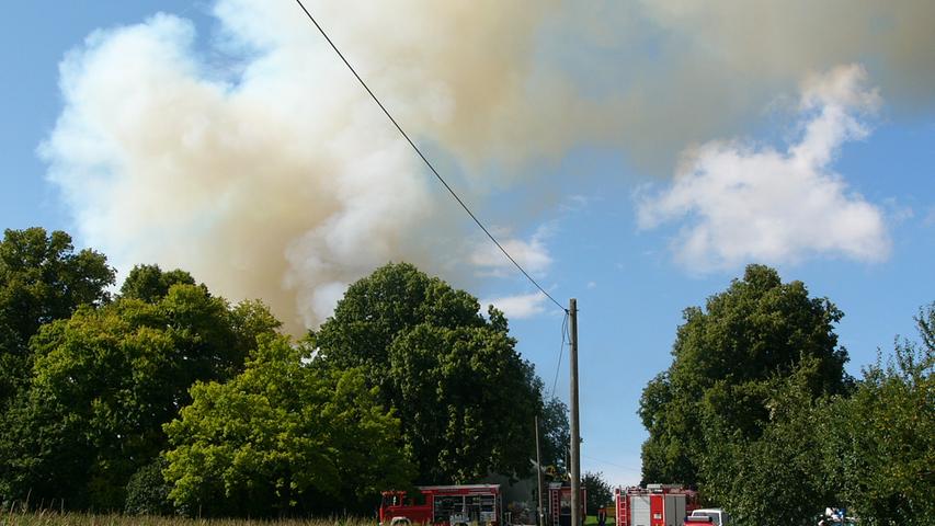 Brände in landwirtschaftlichen Betrieben lassen sich niemals ganz ausschließen. Das Feuer im August an einem Hof in Schweibach war besonders tragisch, weil mehrere Kälbchen in den Flammen umkamen. Hier geht's zur Galerie
