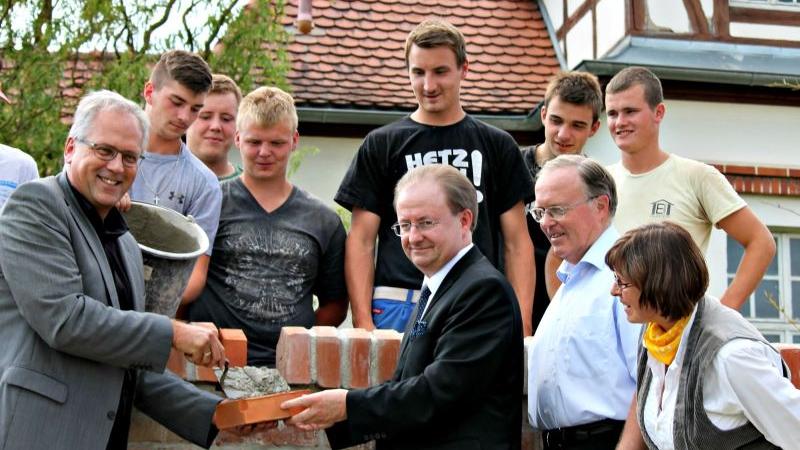 Denkmalgeschützte Einfriedung in Triesdorf restauriert