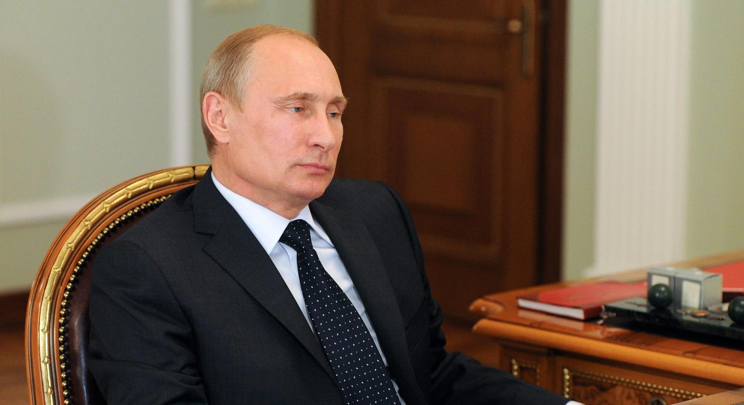 Putin lässt an der ukrainischen Grenze weitere Truppen aufmarschieren und verhängte Sanktionen gegen den Westen.