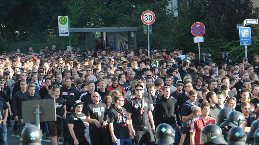 Frankenderby in Fürth: Club-Fans ziehen durch die Nachbarstadt