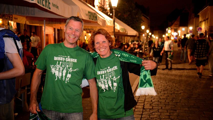Nach Derbysieg: Fürther Gustavstraße wird zur Feiermeile