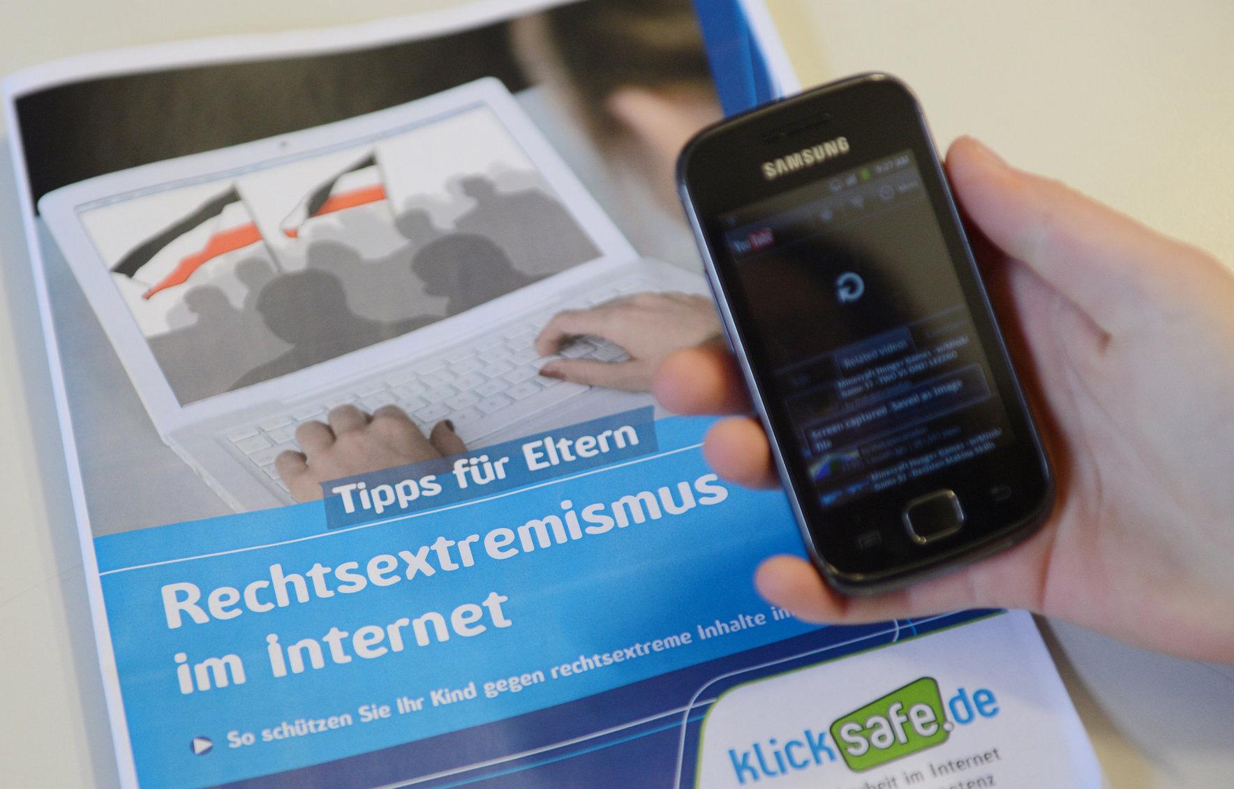 Rechtsextreme verbreiten Propaganda gezielt im Netz Nordbayern