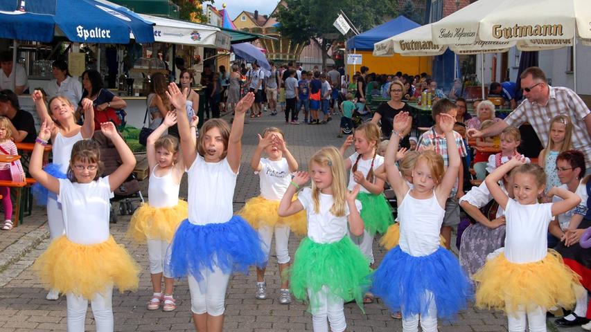 Schwander Kärwa: Fröhliches Fest mit Betzenaustanzen und Schwanen-Derby