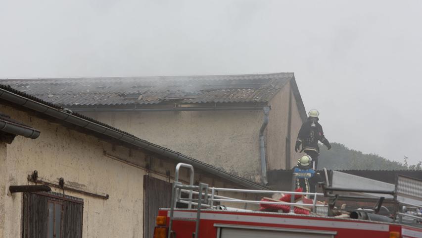 Markhof bei Weißenburg: Strohlager ausgebrannt
