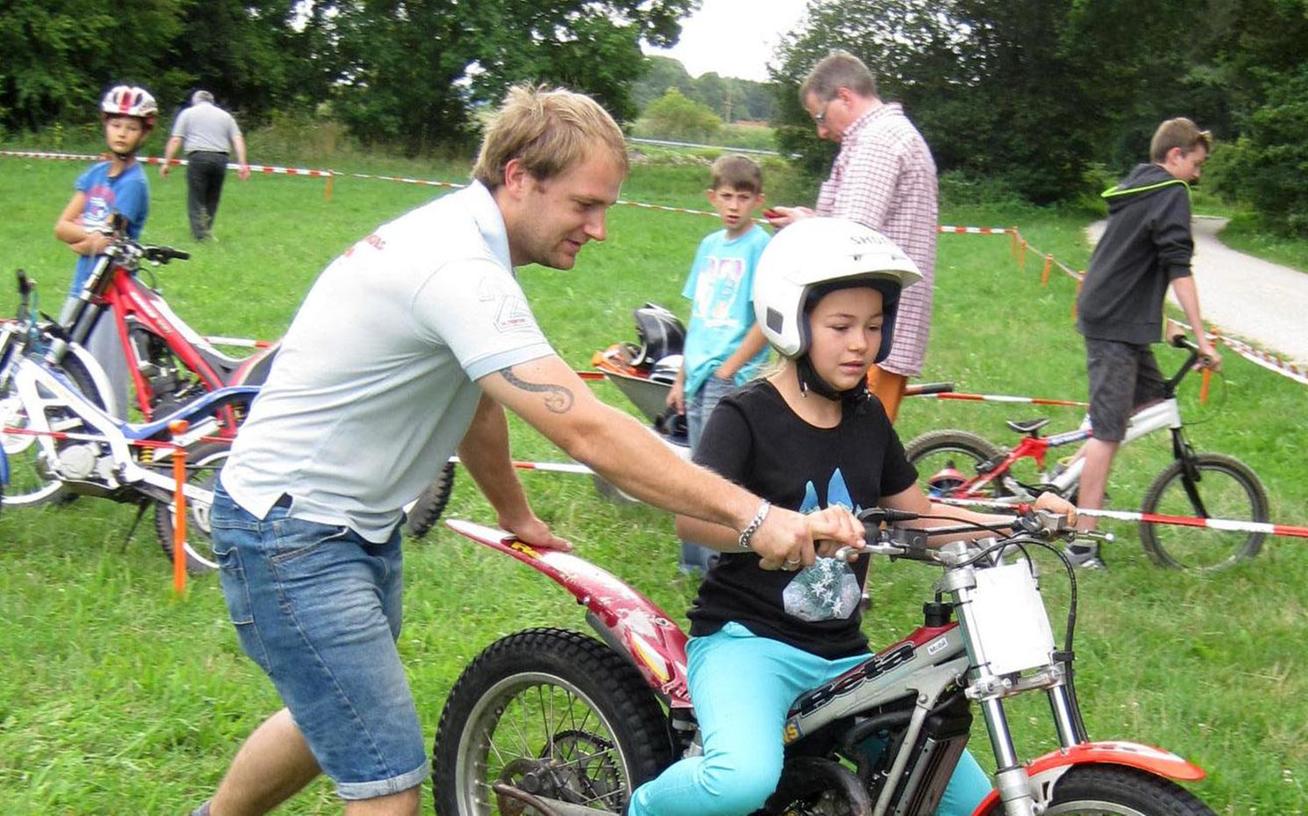 Heideck: Kleine Biker auf knatternden Maschinen