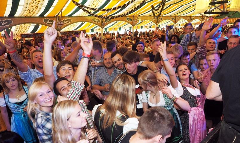 Weißenburg: 8000 Besucher feiern Kirchweih-Auftakt 