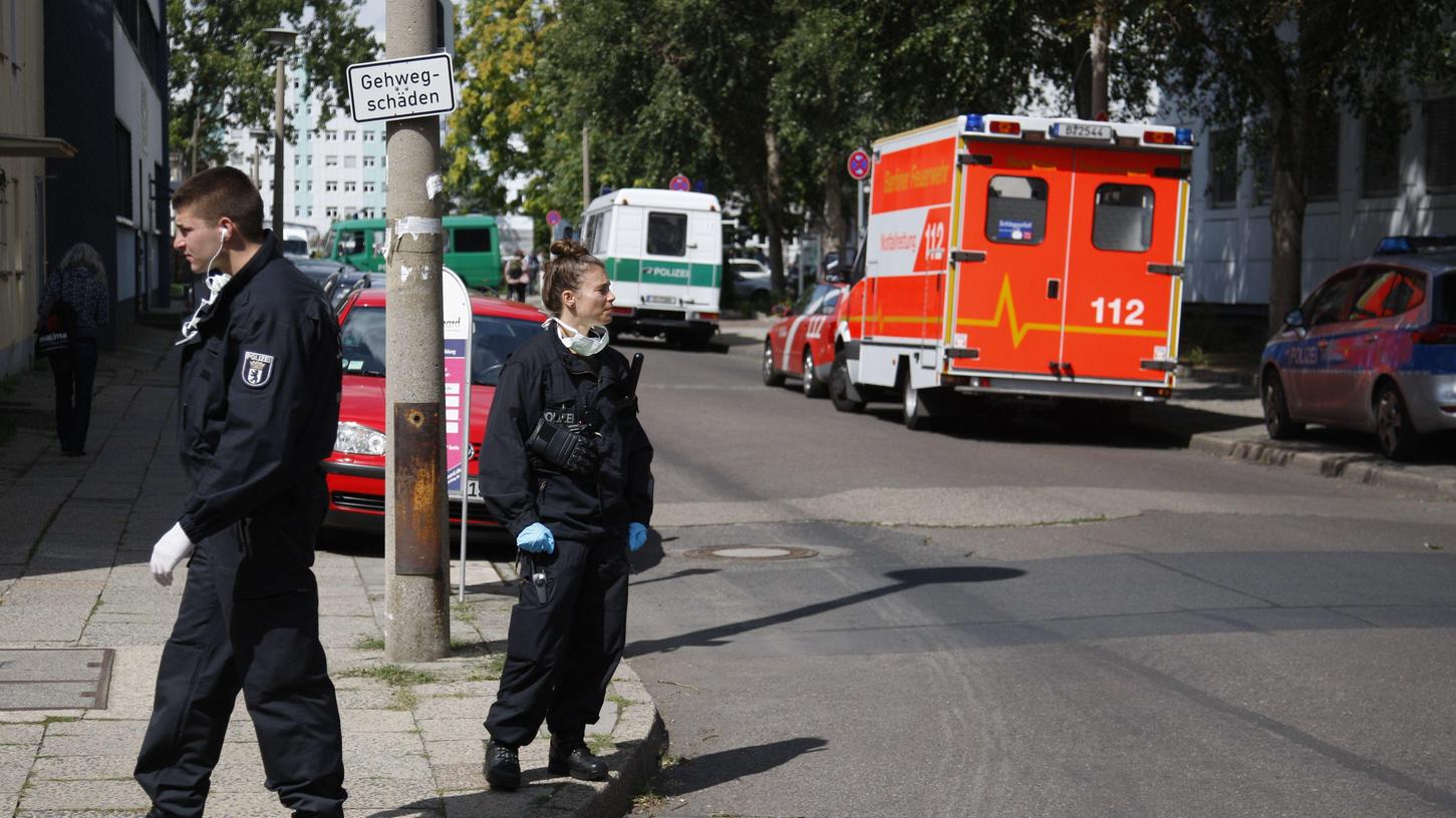 Eine Frau ist in Berlin mit Verdacht auf Ebola ins Krankenhaus eingeliefert worden.