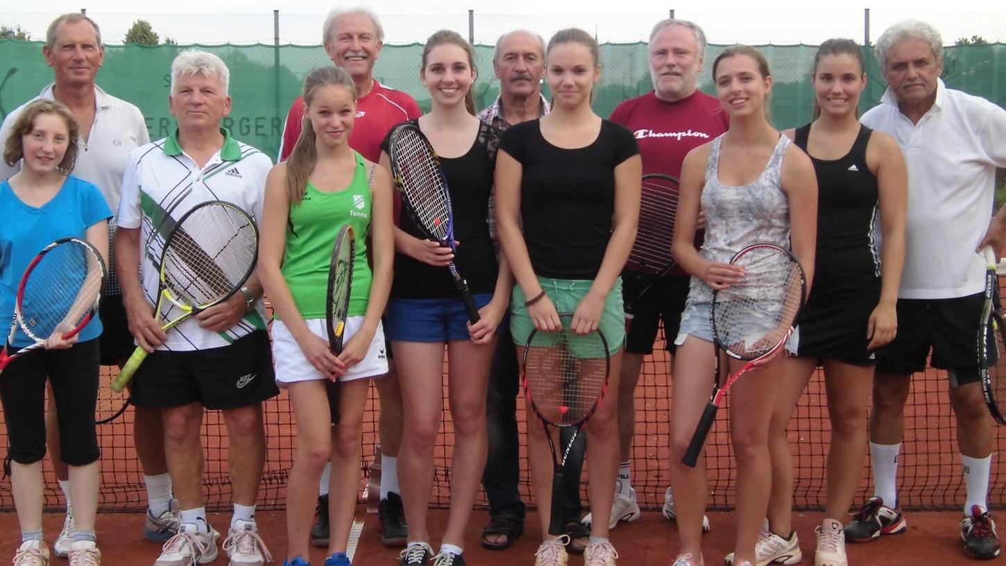 Zwei Pöllinger Tennis-Teams steigen auf