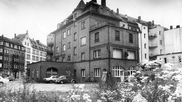 Neue Öko-Träume in der alten Linde: Das Modellprojekt wurde Ende 1987 eröffnet. Der Backsteinbau steht unter Denkmalschutz.