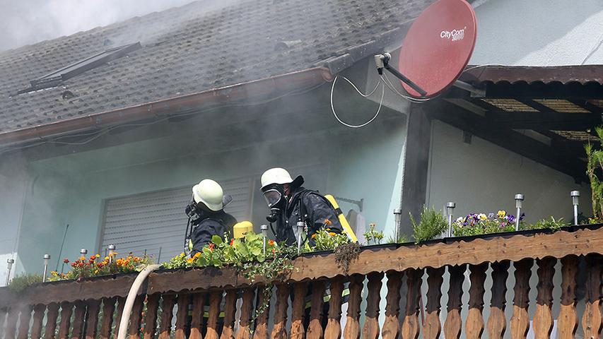 68-Jähriger rettete Frau bei Wohnungsbrand in Auernheim