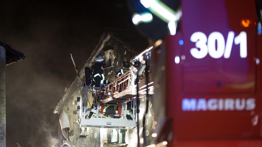 Feueralarm in Ansbach: Am späten Freitagabend brach ein Feuer...