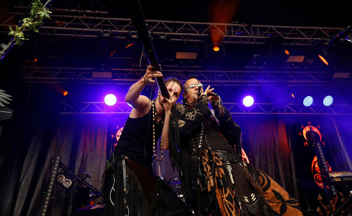 Neben bekannten anderen Bands rockte "Omnia" das Schlosshof-Festival 2014.